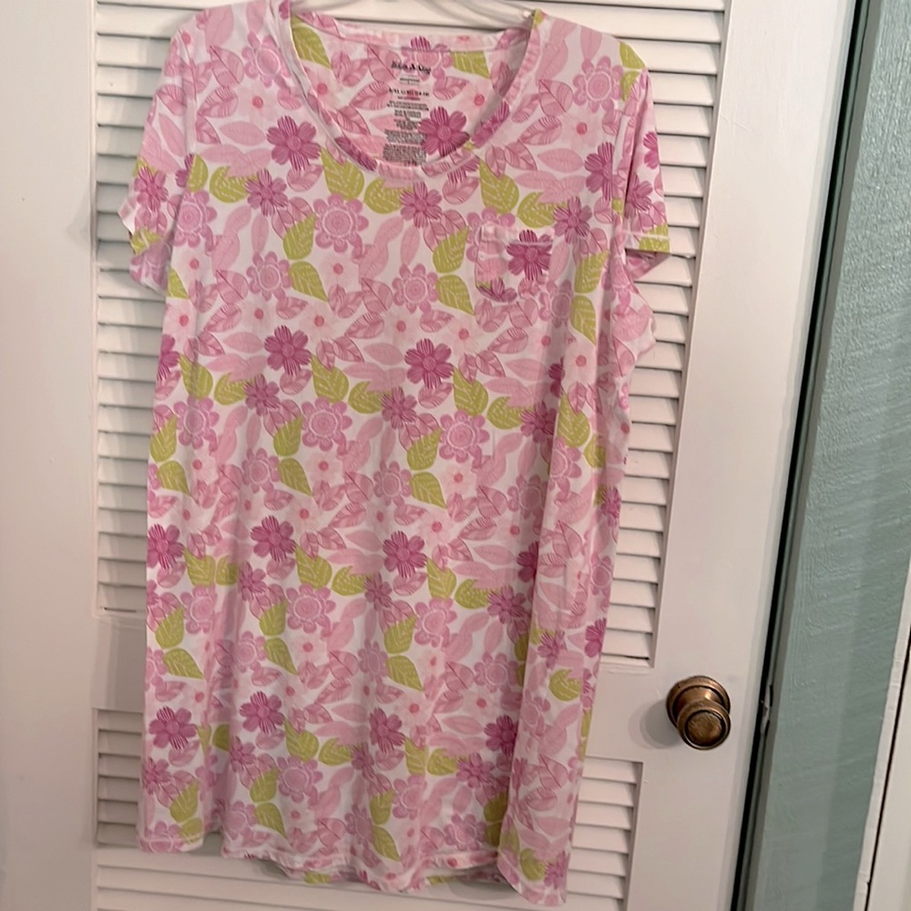 White Stag Women’s L/XL Cute Pink Green & White Floral Cotton/Poly Sleep…